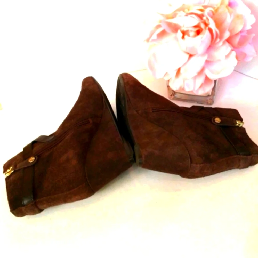 Chocolate brown sude Leather  ankle boots Size 8.5